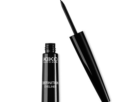 Definition Eyeliner płynny eyeliner z aplikatorem w formie pędzelka Black 5ml For Discount