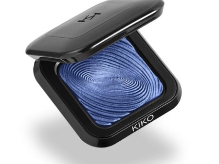 Water Eyeshadow cień zapewniający natychmiastowy kolor do nakładania na sucho i na mokro 19 Electric Blue 3g Online Sale